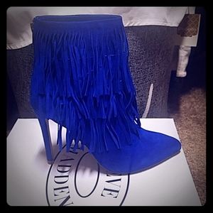 ANKLE BOOTS